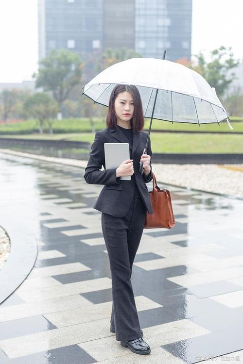 英伦女休闲皮鞋怎么搭配什么裤子好看