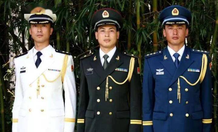 白色衣服是什么军
