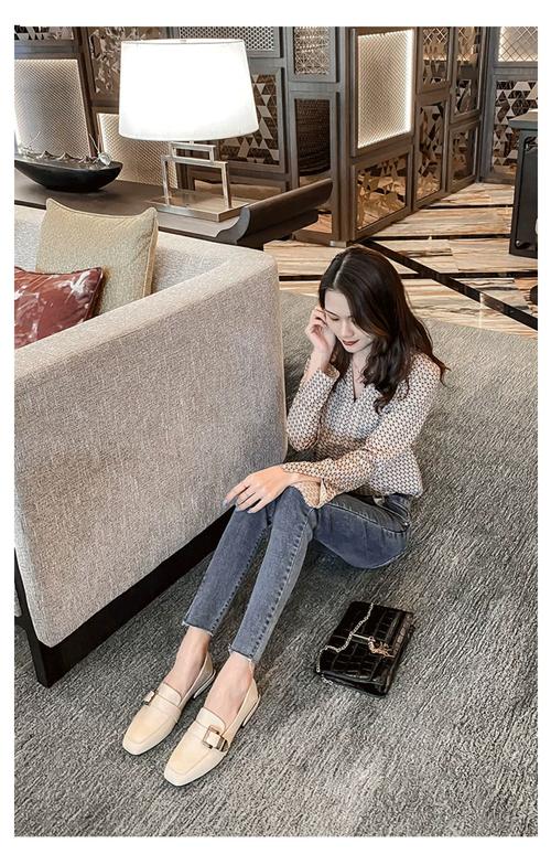 休闲复古女皮鞋怎么搭配图片欣赏