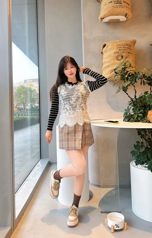 袜子靴怎么搭配衣服好看吗
