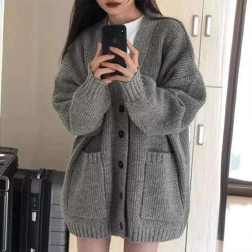 秋天外套毛衣怎么搭配衣服