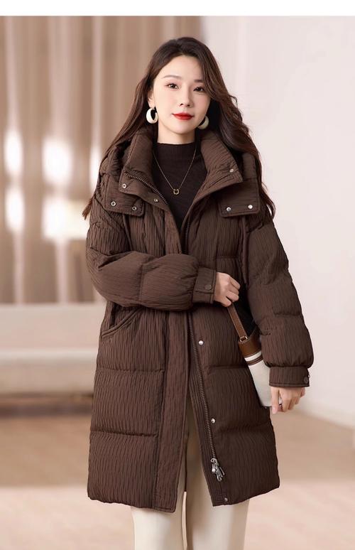 女羽绒服什么颜色好看