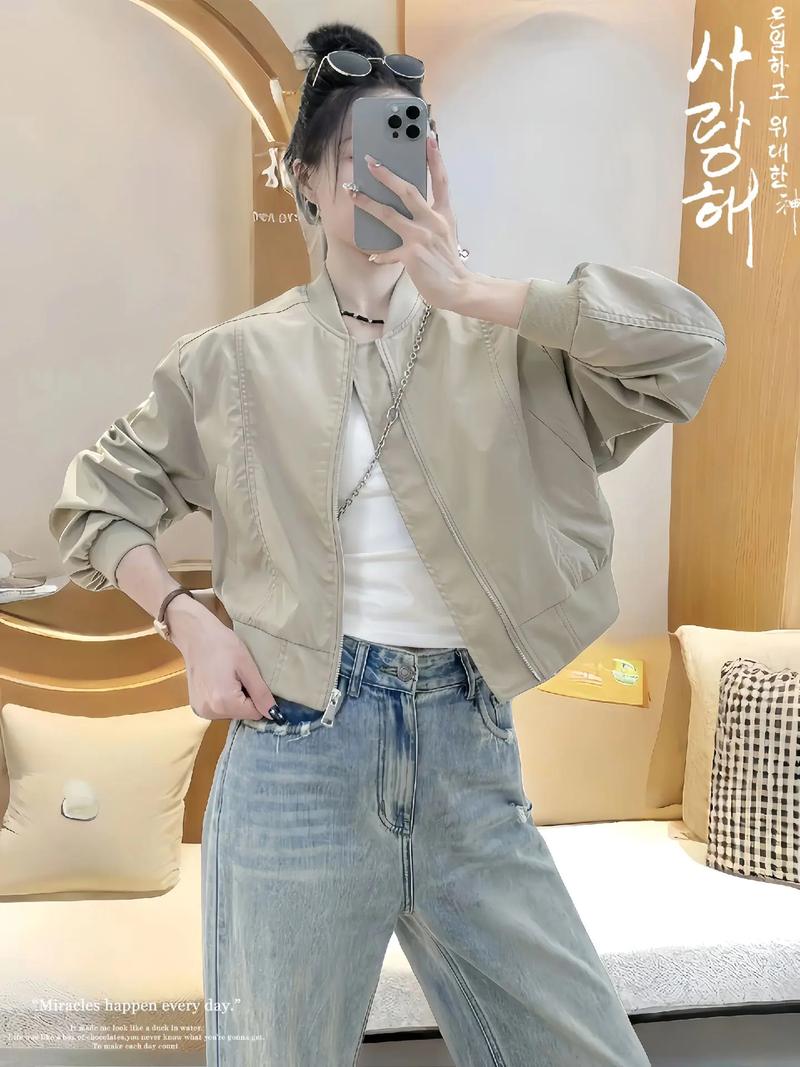 秋天女士小外套怎么搭配衣服好看