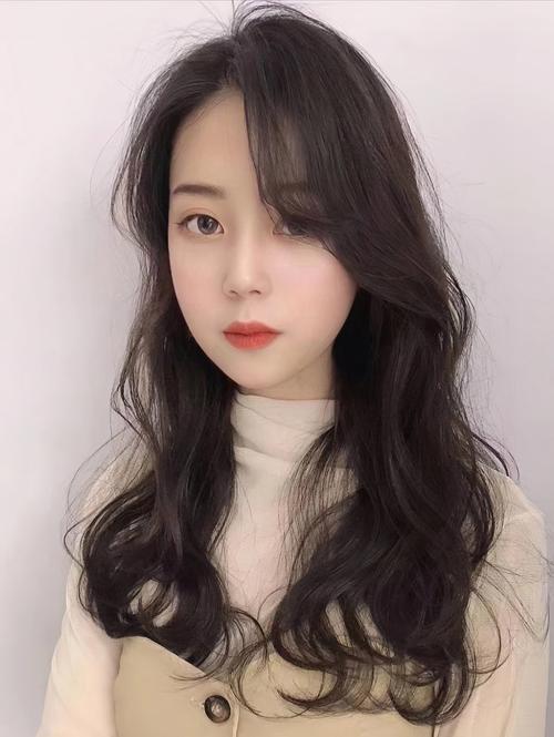 头发为什么会自然卷