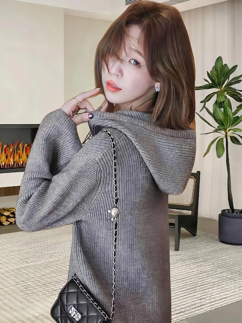 秋天的毛衣怎么搭配衣服