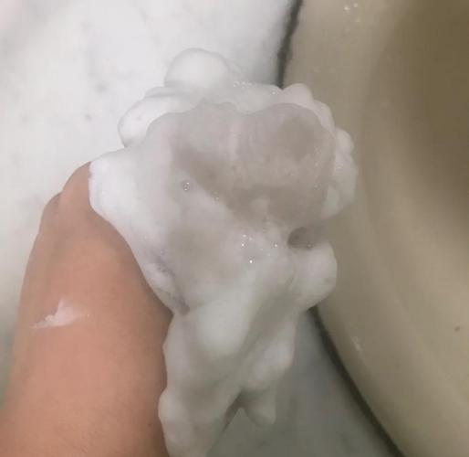 洗面奶怎么起泡沫
