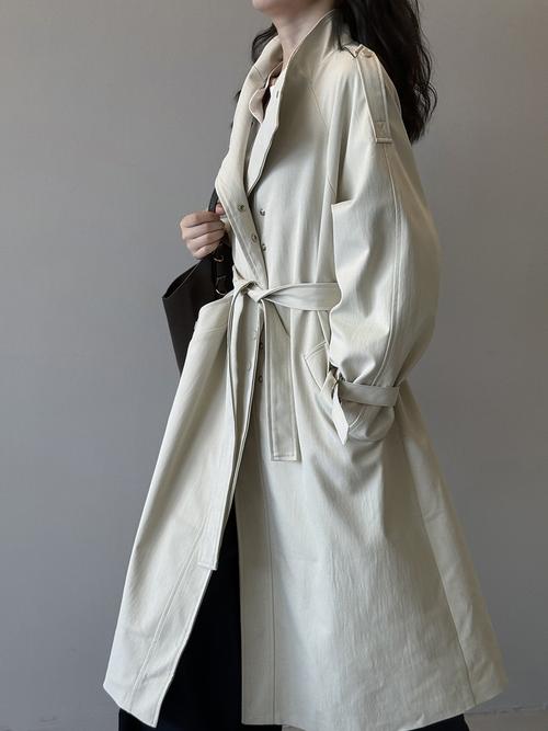 秋天长款外套怎么搭配衣服图片