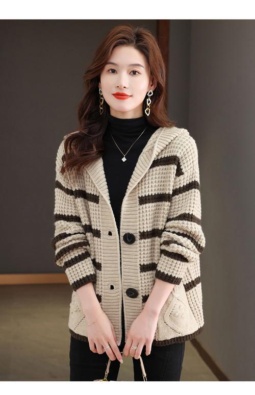 女士穿的秋天外套怎么搭配衣服图片大全