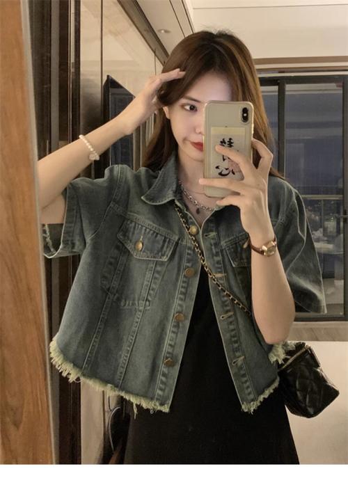 牛仔短袖外套该怎么搭配裤子