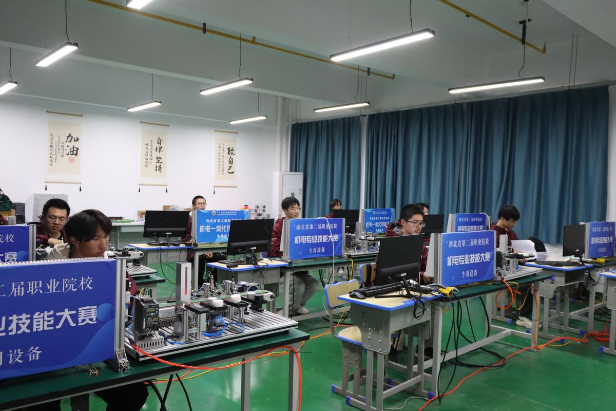 22岁学什么技术好