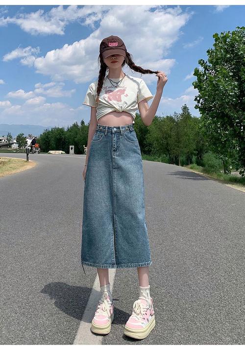牛仔包臀半身长裙怎么搭配什么外套
