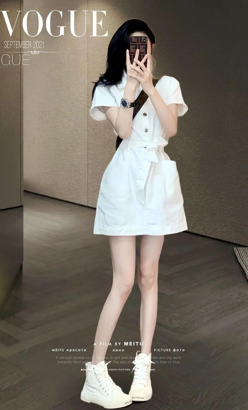 牛仔白裙怎么搭配