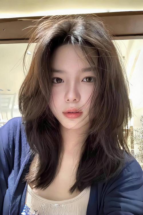 圆脸圆头适合什么发型