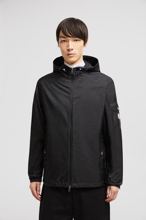 男士带帽子的黑风衣怎么搭配衣服好看图片