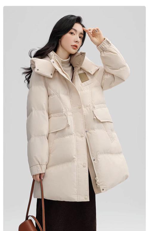 羽绒服什么颜色最好看