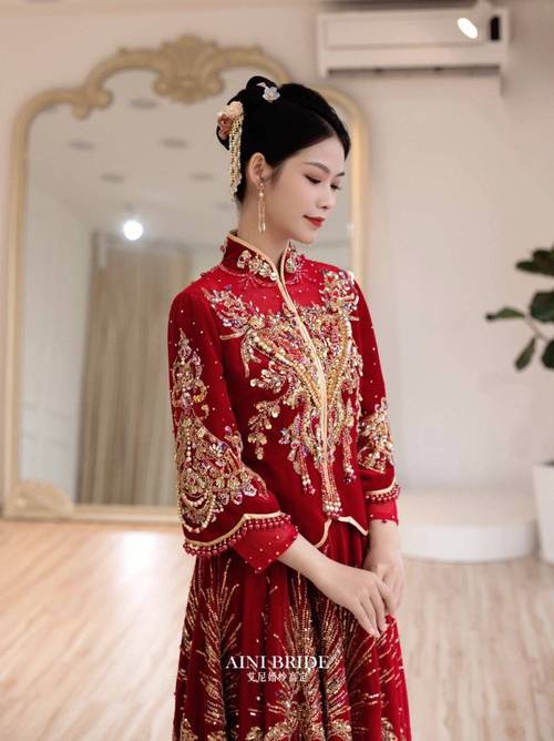 去参加婚礼穿什么衣服
