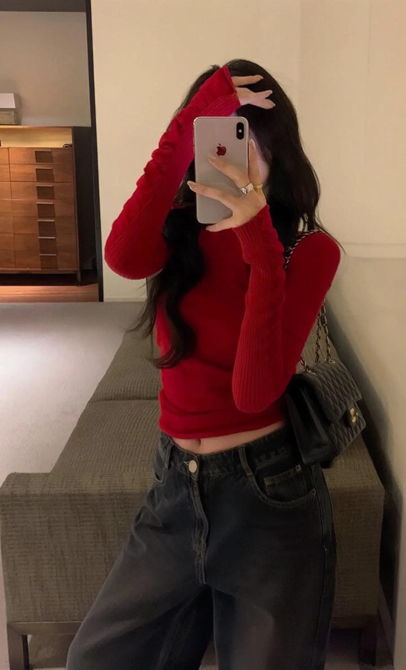 穿红裤子配什么上衣