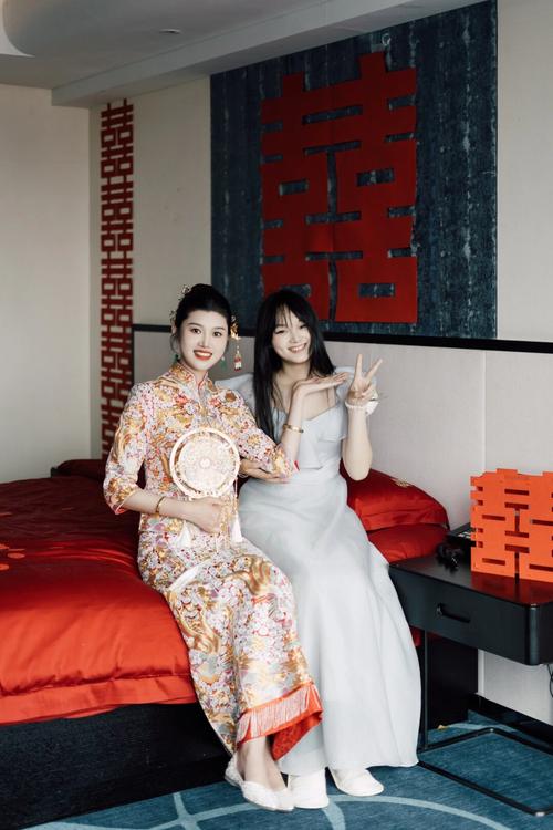 红色的平底鞋怎么搭配衣服