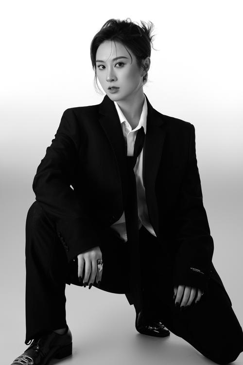 黑白小西装怎么搭配图片