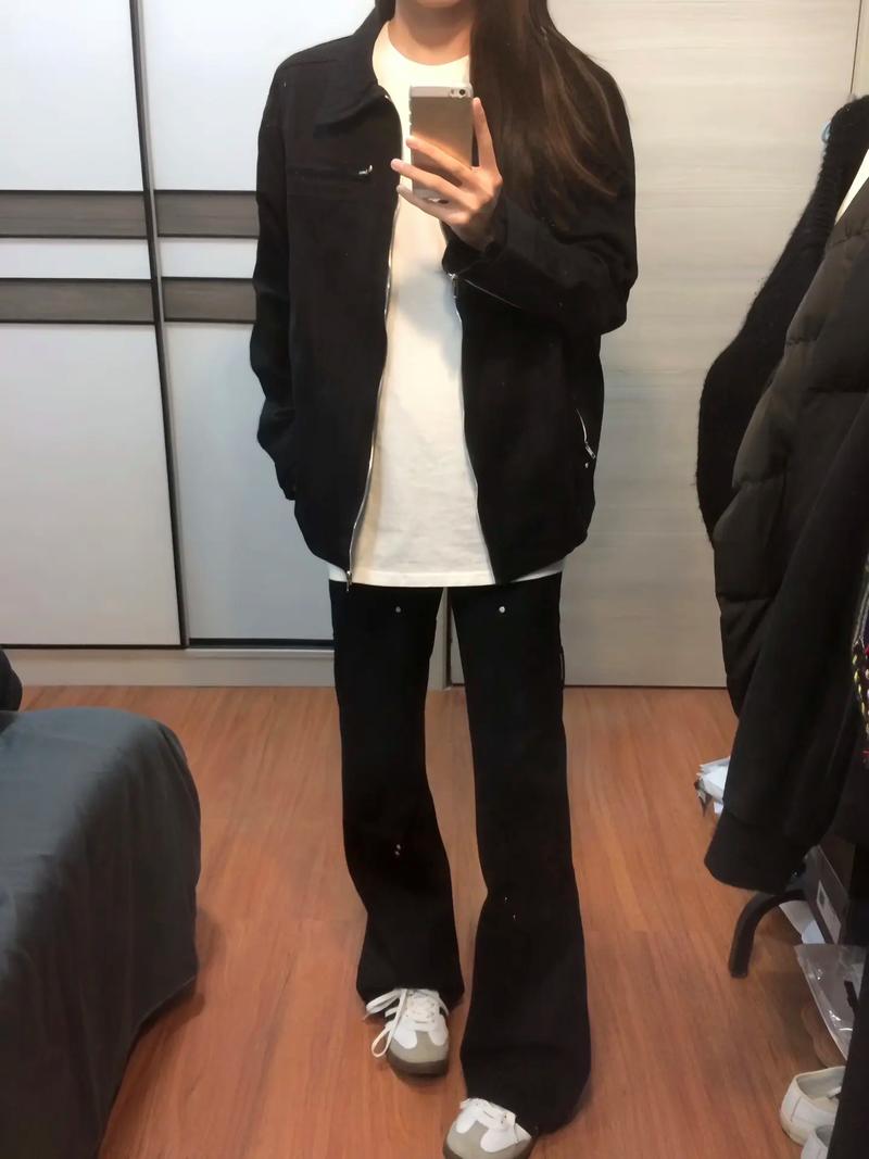 黑白夹克怎么搭配什么裤子好看吗