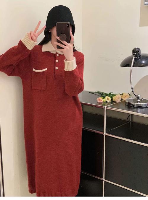 韩版红色连衣裙长款外套怎么搭配衣服