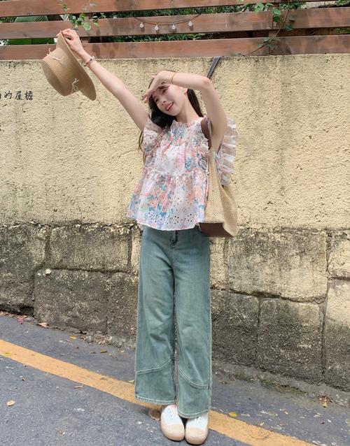 碎花短袖怎么搭配裤子