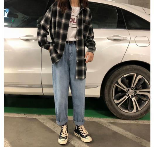女黑白格子衬衫怎么搭配什么裤子
