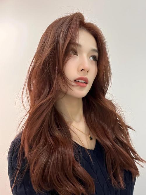暖肤色适合什么发色