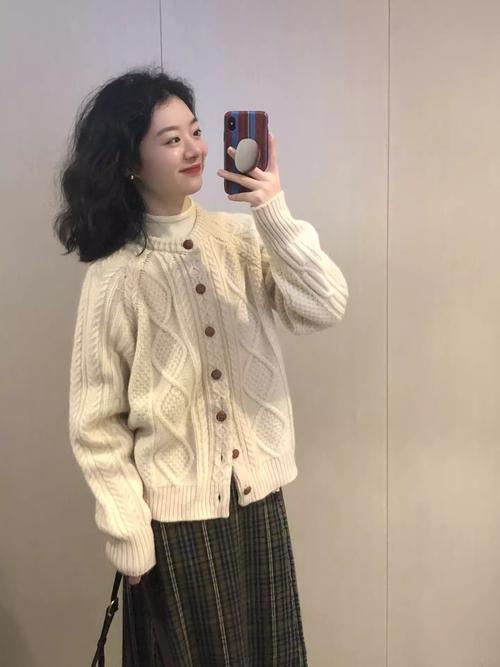 毛织外套怎么搭配图片欣赏
