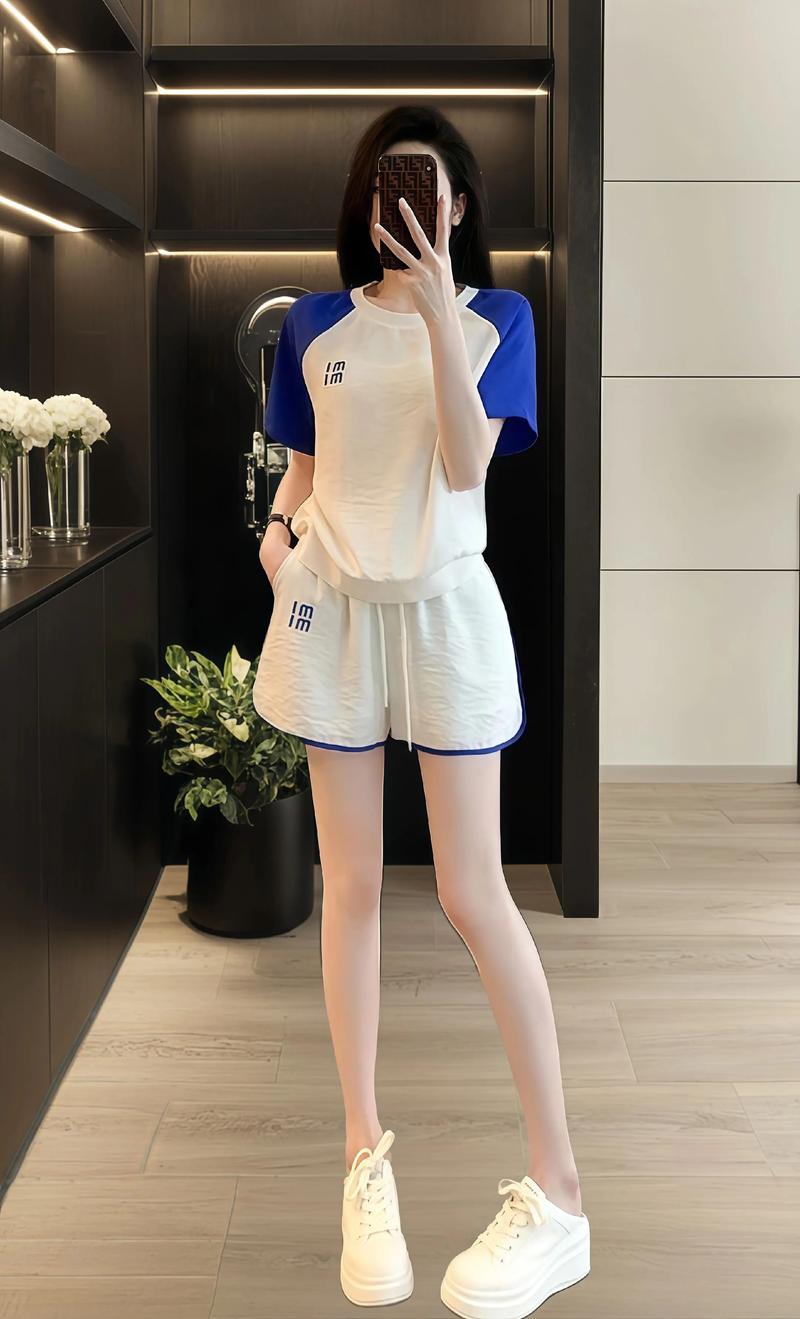 短运动裤怎么搭配衣服
