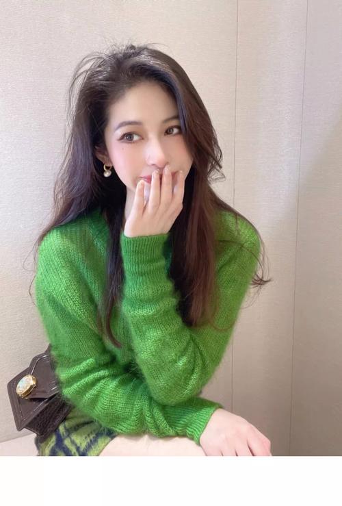 绿色的开衫怎么搭配