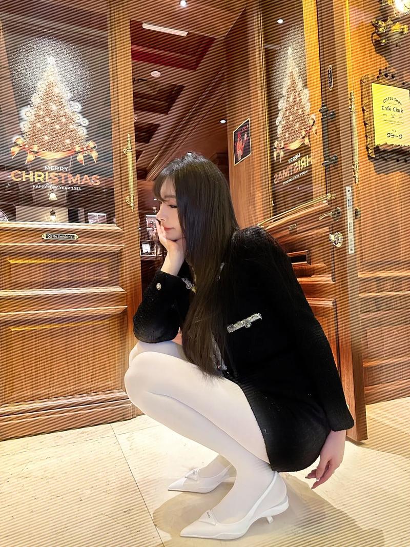 怎么搭配白丝袜图片