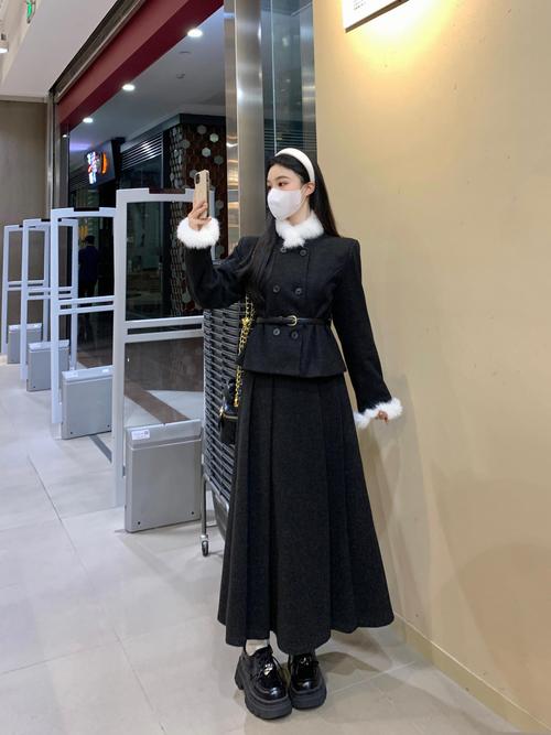 百褶长裙搭配什么鞋子