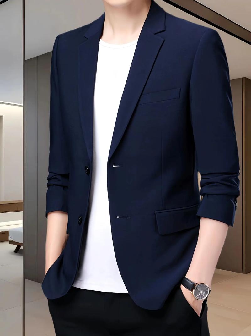 休闲西服里面穿什么
