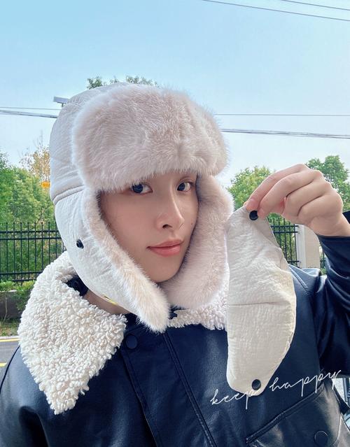 雷锋帽怎么搭配衣服