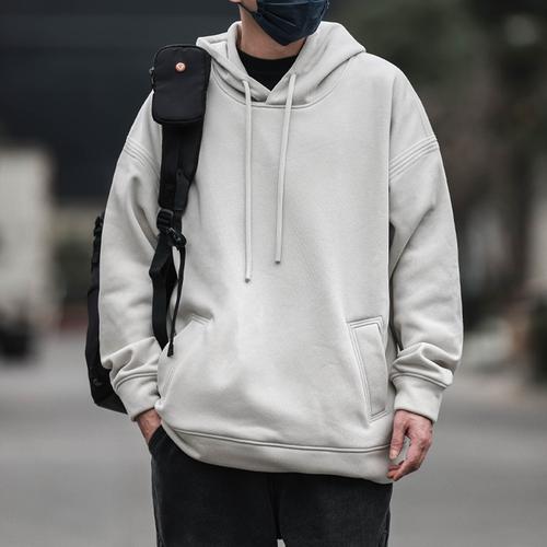 男士浅灰色外套怎么搭配