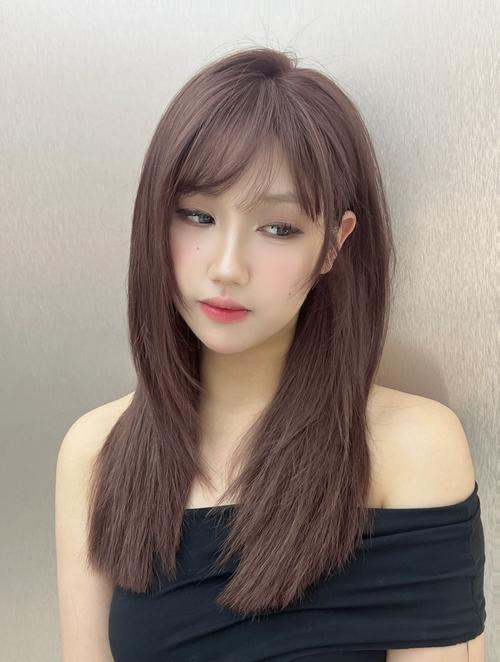 头发染什么颜色显脸白