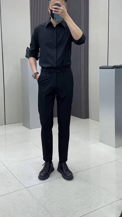 男生穿什么裤子显腿长