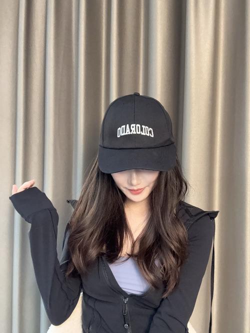各种帽子怎么搭配衣服