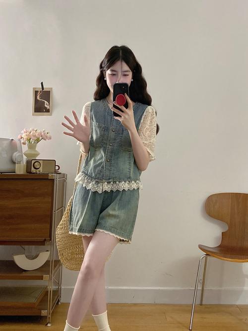 矮胖女生牛仔短装怎么搭配图