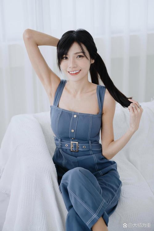 背带裤怎么搭配