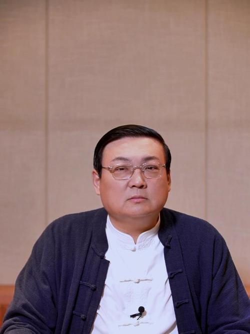 老梁是干什么的