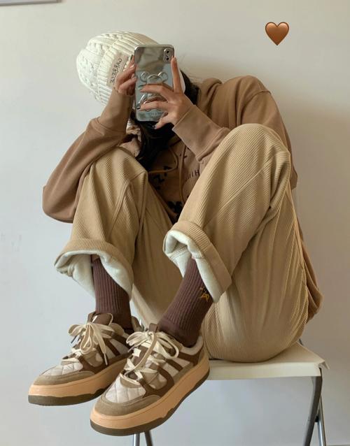 棕色板鞋怎么搭配