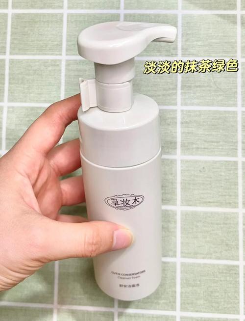 洗面奶怎么用才能能起泡沫