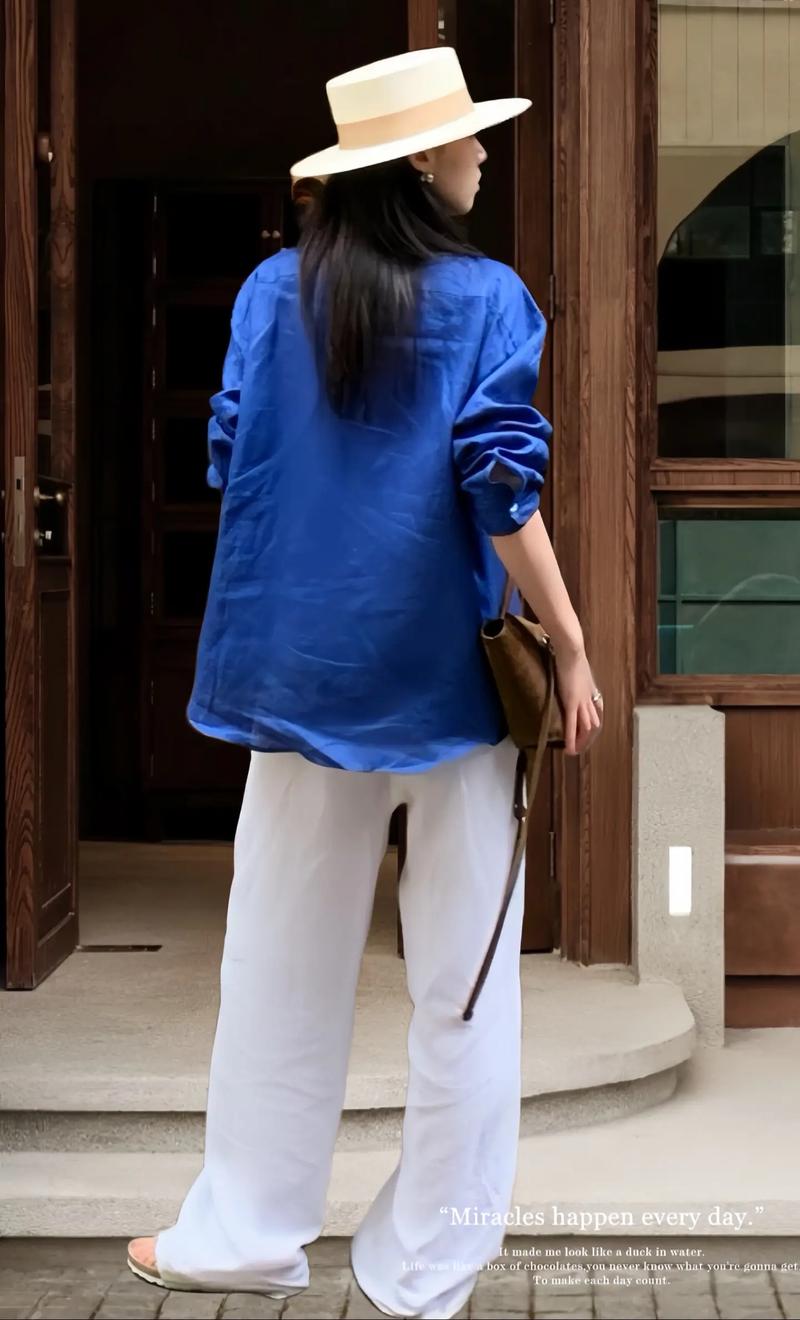 蓝色鞋子怎么搭配女装