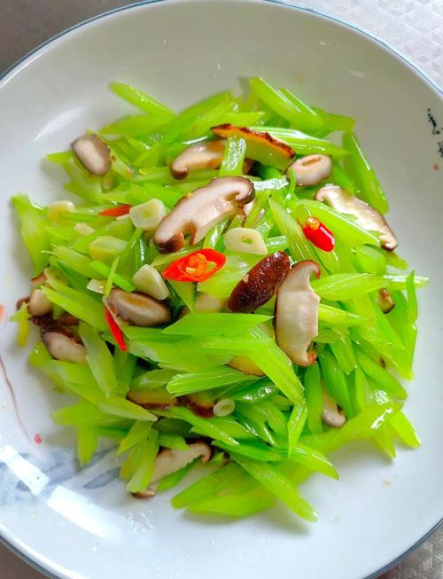 芹菜和什么菜一块吃减肥