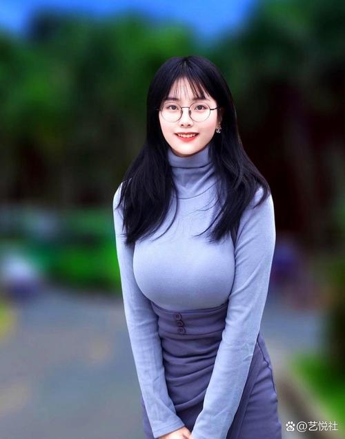 穿什么衣服不显胸大