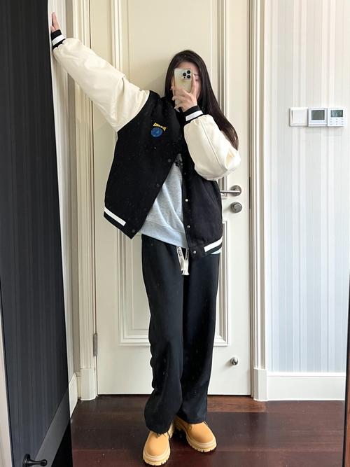 棒球棉服冬季怎么搭配