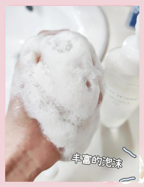 洗颜科洗面奶怎么搓出泡沫