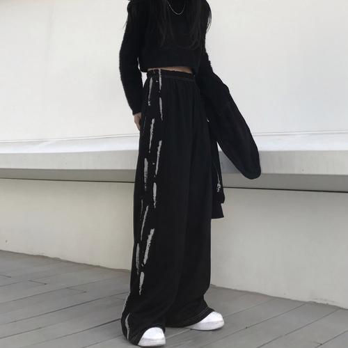 黑色阔腿裤配什么衣服